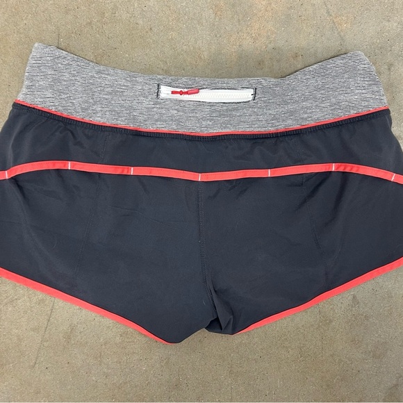 lululemon athletica shorts - Picture 2 of 3